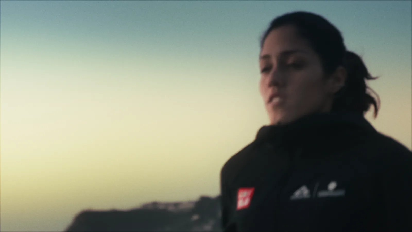Retrato de la atleta al atardecer